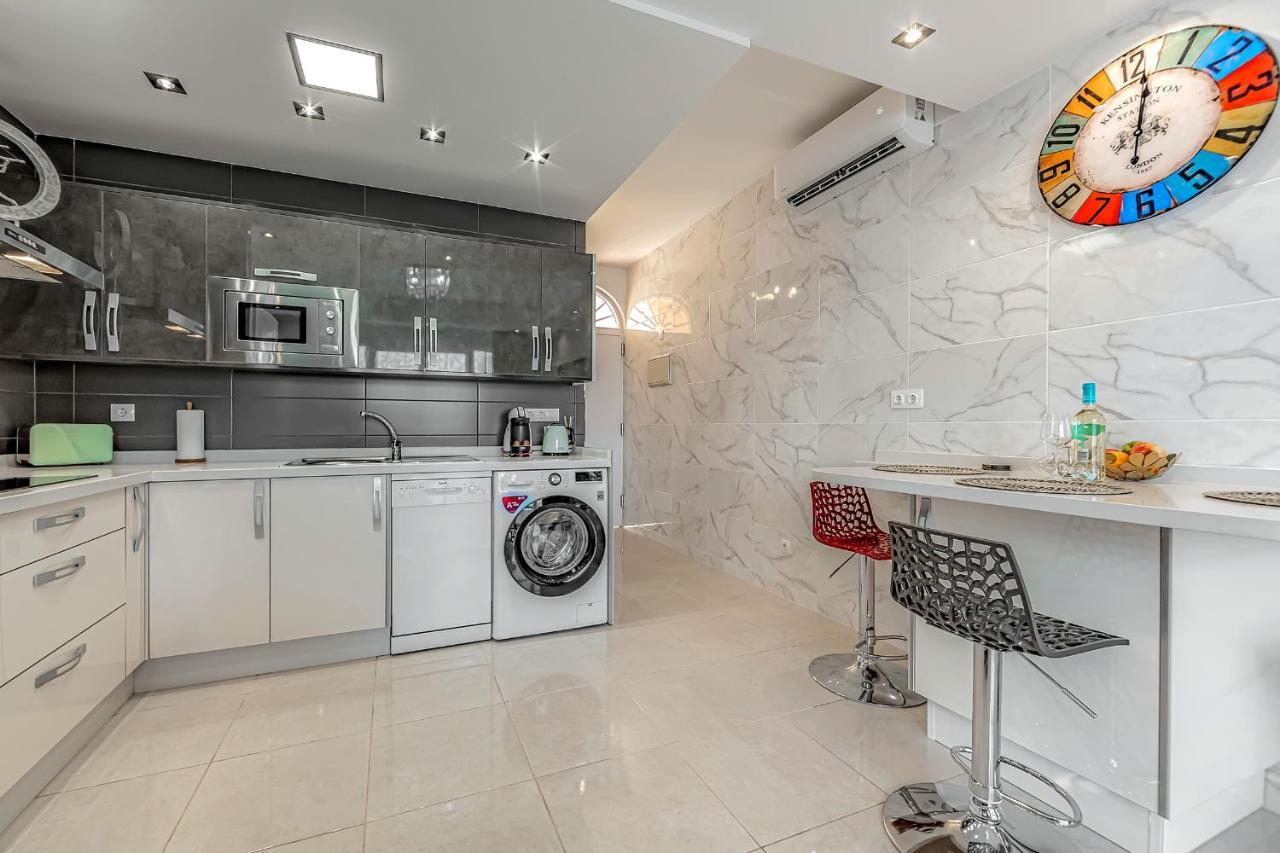 Beautiful Deluxe Apartment Sun And Sea 아데제 외부 사진